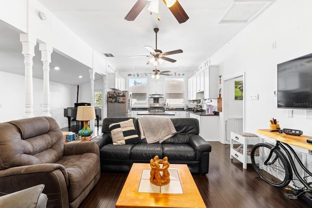 2027 16TH STREET N, St Petersburg, FL 33704