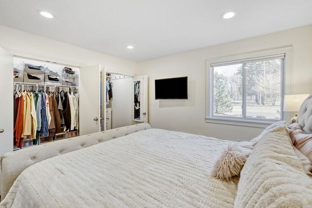 1566 Highway 96 E, White Bear Lake, MN 55110