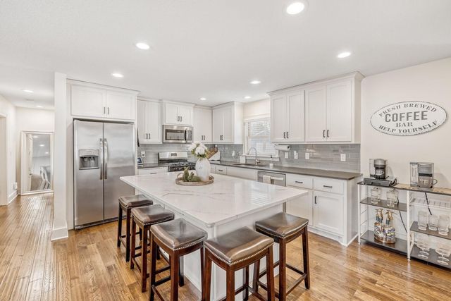 1566 Highway 96 E, White Bear Lake, MN 55110