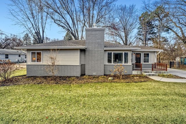 1566 Highway 96 E, White Bear Lake, MN 55110