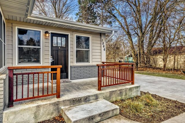 1566 Highway 96 E, White Bear Lake, MN 55110