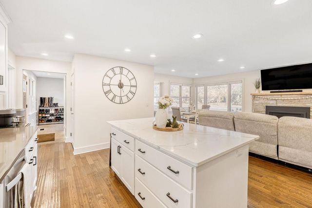 1566 Highway 96 E, White Bear Lake, MN 55110