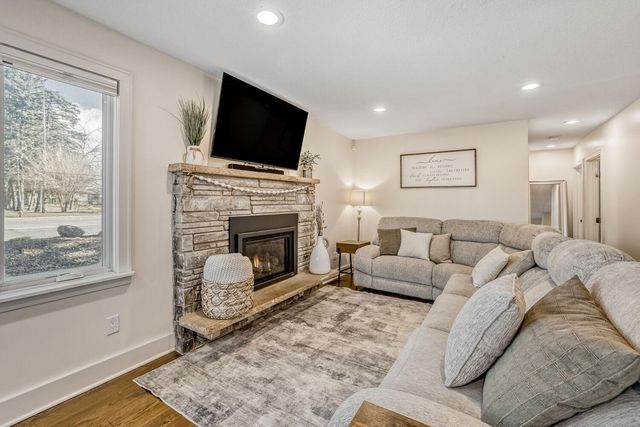 1566 Highway 96 E, White Bear Lake, MN 55110