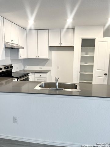 160 Cordova Crossing, Seguin, TX 78155