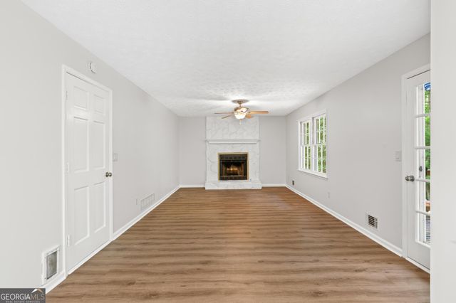 1917 Lake Ridge Court, Jonesboro, GA 30236