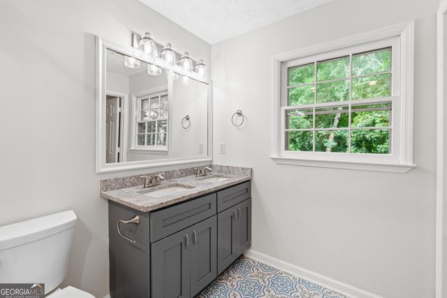 1917 Lake Ridge Court, Jonesboro, GA 30236