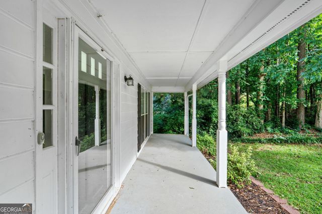 1917 Lake Ridge Court, Jonesboro, GA 30236