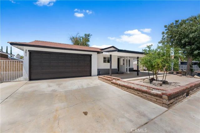 2611 W Avenue K6, Lancaster, CA 93536