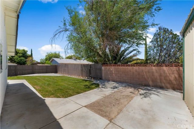 2611 W Avenue K6, Lancaster, CA 93536
