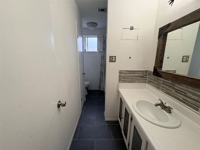 11618 Hillcroft Avenue, Houston, TX 77035