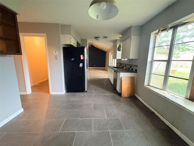 11618 Hillcroft Avenue, Houston, TX 77035