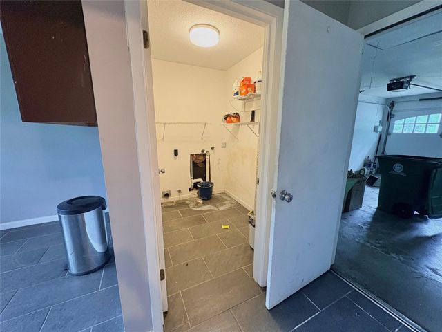 11618 Hillcroft Avenue, Houston, TX 77035