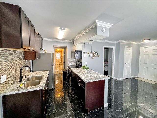 12660 Ashford Point Drive 606, Houston, TX 77082