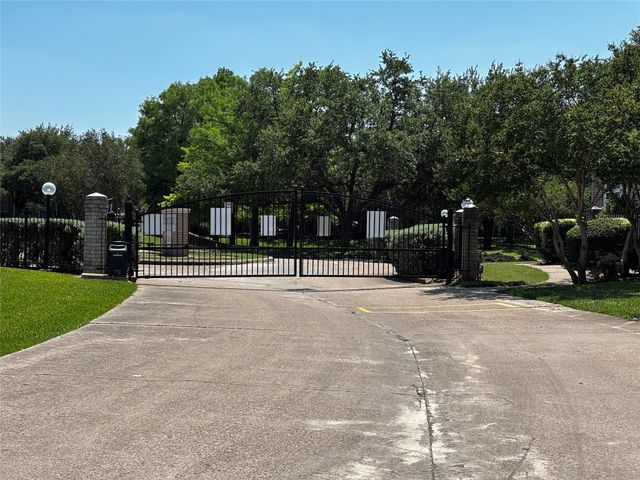 12660 Ashford Point Drive 606, Houston, TX 77082