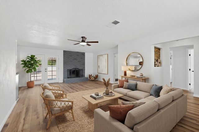 1512 Lester Drive NE, Albuquerque, NM 87112