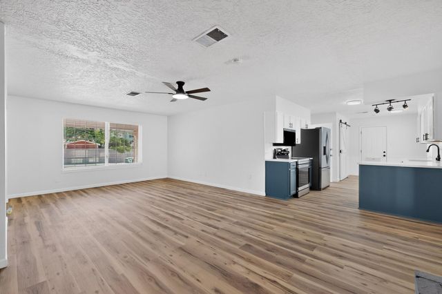 1512 Lester Drive NE, Albuquerque, NM 87112