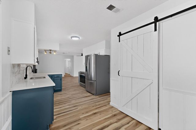 1512 Lester Drive NE, Albuquerque, NM 87112