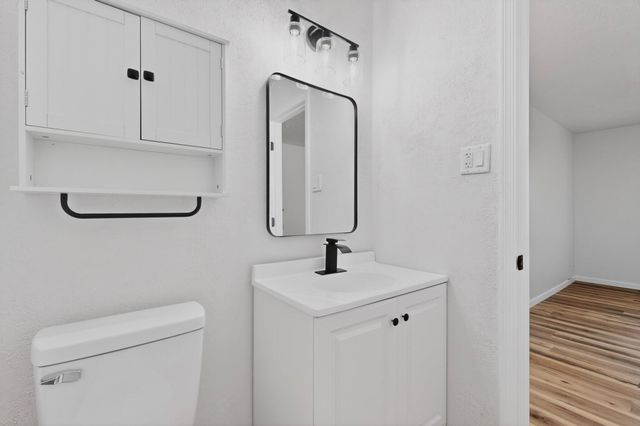 1512 Lester Drive NE, Albuquerque, NM 87112