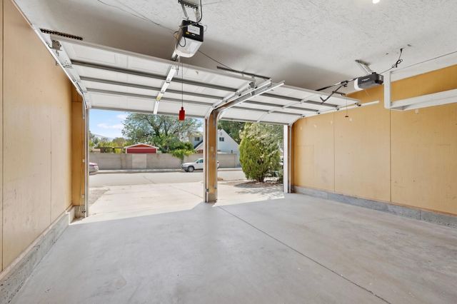 1512 Lester Drive NE, Albuquerque, NM 87112