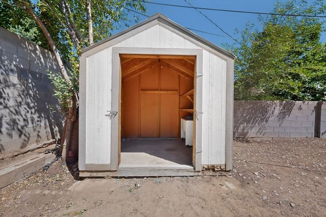 1512 Lester Drive NE, Albuquerque, NM 87112
