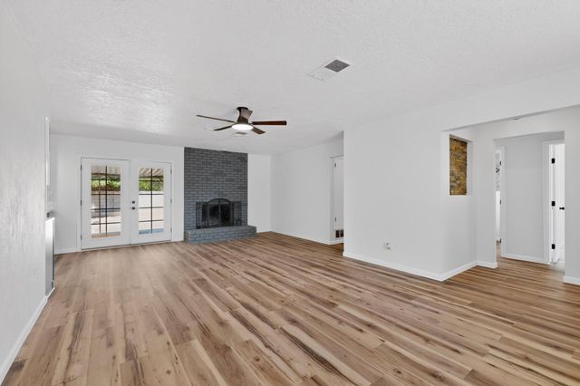 1512 Lester Drive NE, Albuquerque, NM 87112