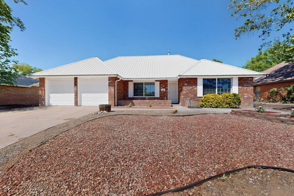 1512 Lester Drive NE, Albuquerque, NM 87112