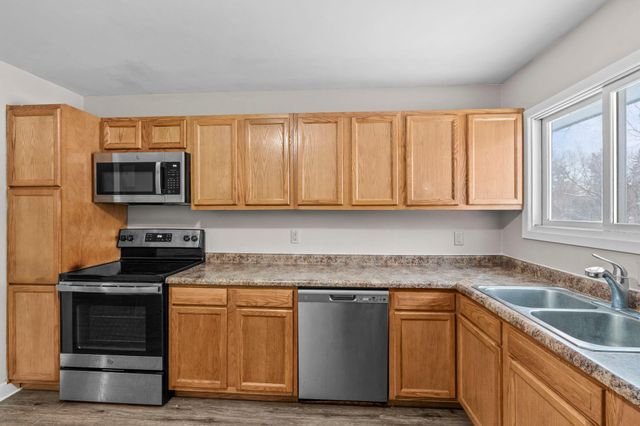 3085 Upper 76th Street E, Inver Grove Heights, MN 55076