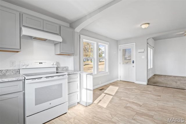 20 W Springfield Road, St Clair, MO 63077