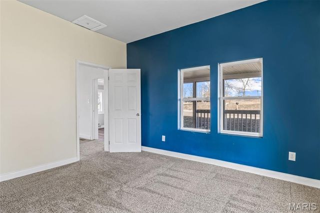 20 W Springfield Road, St Clair, MO 63077