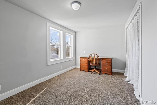 20 W Springfield Road, St Clair, MO 63077