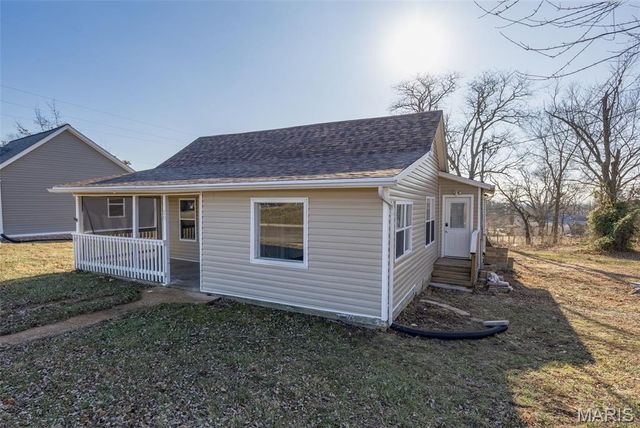 20 W Springfield Road, St Clair, MO 63077