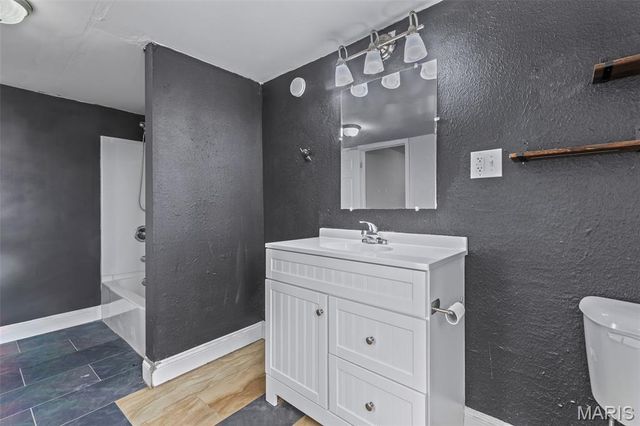 20 W Springfield Road, St Clair, MO 63077