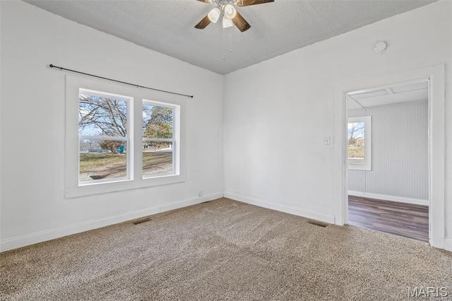 20 W Springfield Road, St Clair, MO 63077