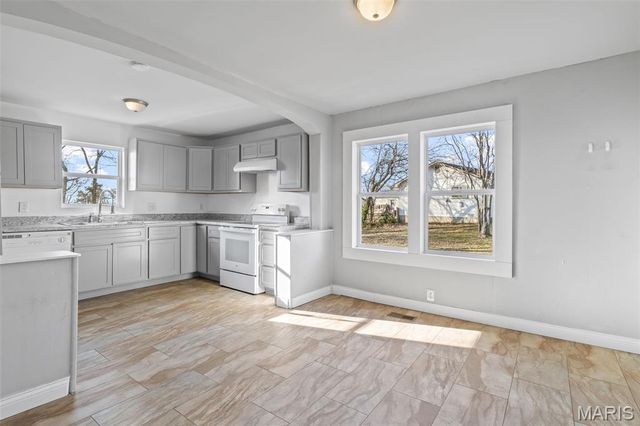 20 W Springfield Road, St Clair, MO 63077