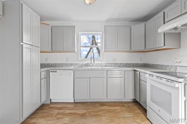 20 W Springfield Road, St Clair, MO 63077