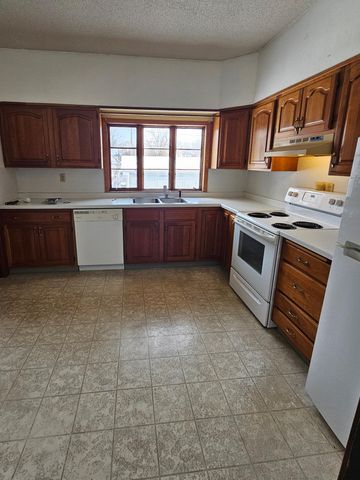 416 Main Avenue S, Hankinson, ND 58041