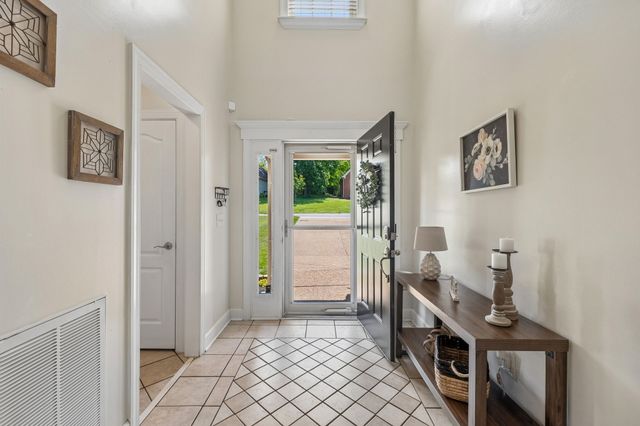 2521 Edinburgh Street, Old Hickory, TN 37138