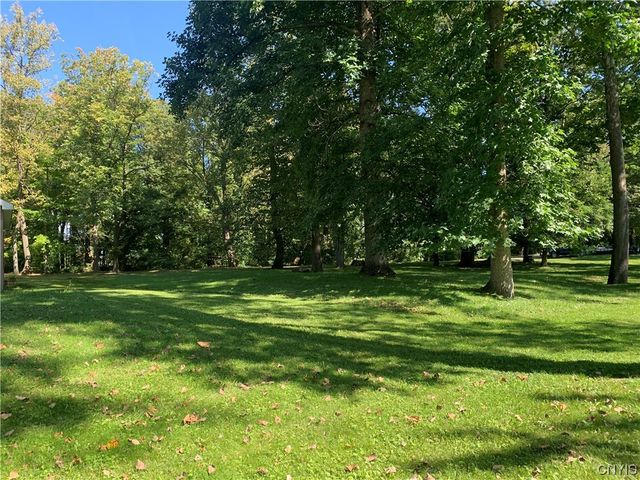 589 Great Gully Cove Road, Springport, NY 13160