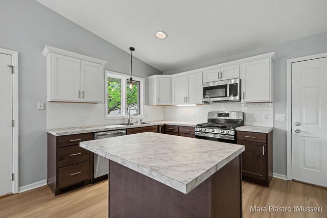 1000 Amber Ridge Drive SW, Byron Center, MI 49315