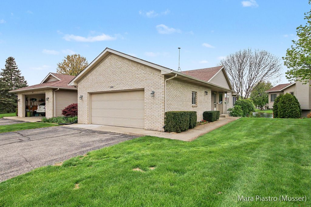 1000 Amber Ridge Drive SW, Byron Center, MI 49315