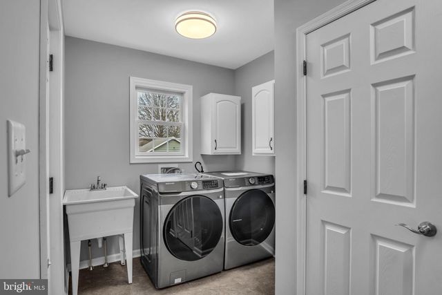 360 N MAIN ST, Spring Grove, PA 17362