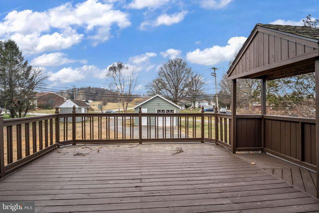 360 N MAIN ST, Spring Grove, PA 17362