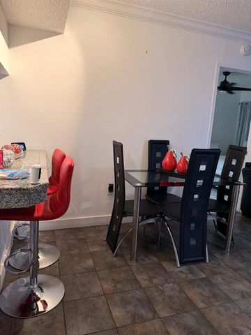 6425 W 27th Ct 102-6, Hialeah, FL 33016