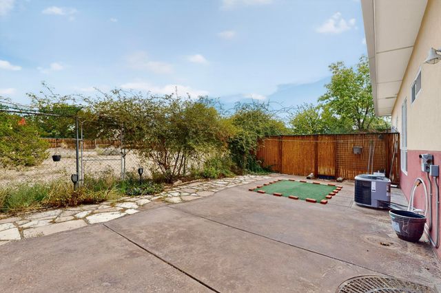 2316 Rio Grande Boulevard NW, Albuquerque, NM 87104
