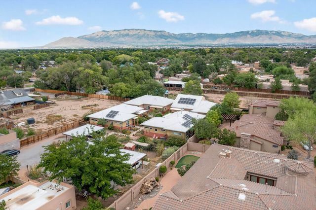 2316 Rio Grande Boulevard NW, Albuquerque, NM 87104