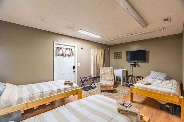 8496 S Madisonville Rd, Crofton, KY 42217