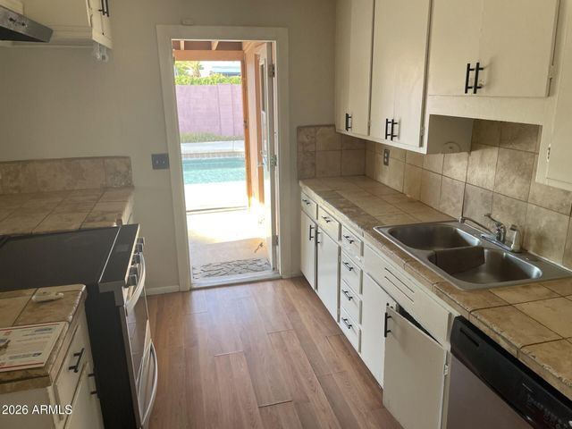 3162 W ALTADENA Avenue, Phoenix, AZ 85029