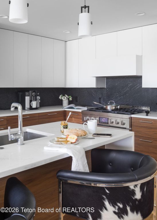 680 S CACHE Street 202, Jackson, WY 83001 photo 8