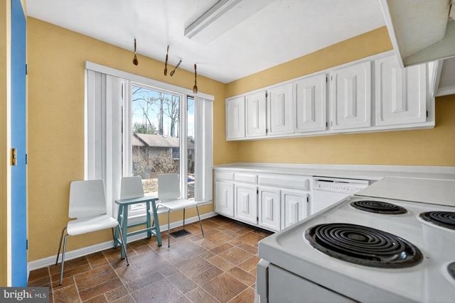 9214 THREE OAKS DR, Silver Spring, MD 20901