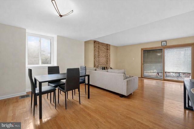 9214 THREE OAKS DR, Silver Spring, MD 20901